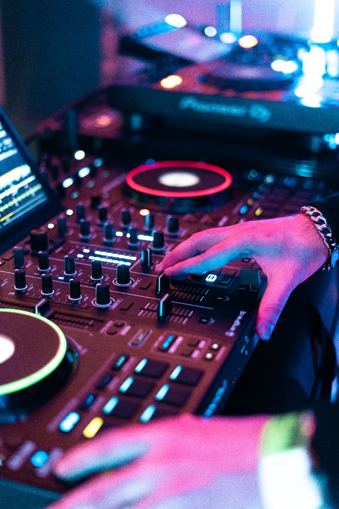 Mesa de mezclas en vivo DJ Realx